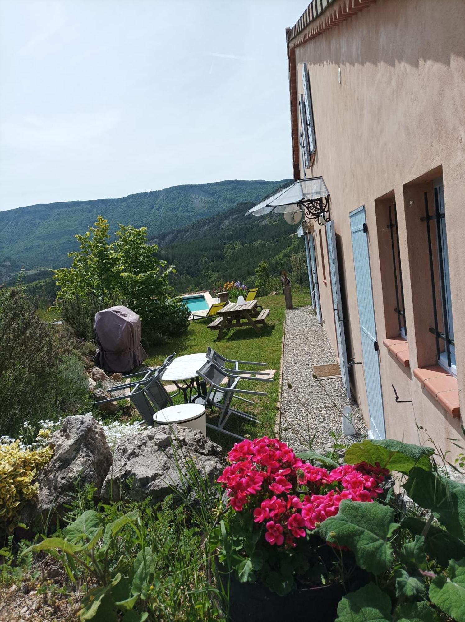 Un Petit Coin De Paradis Orpierre Kültér fotó